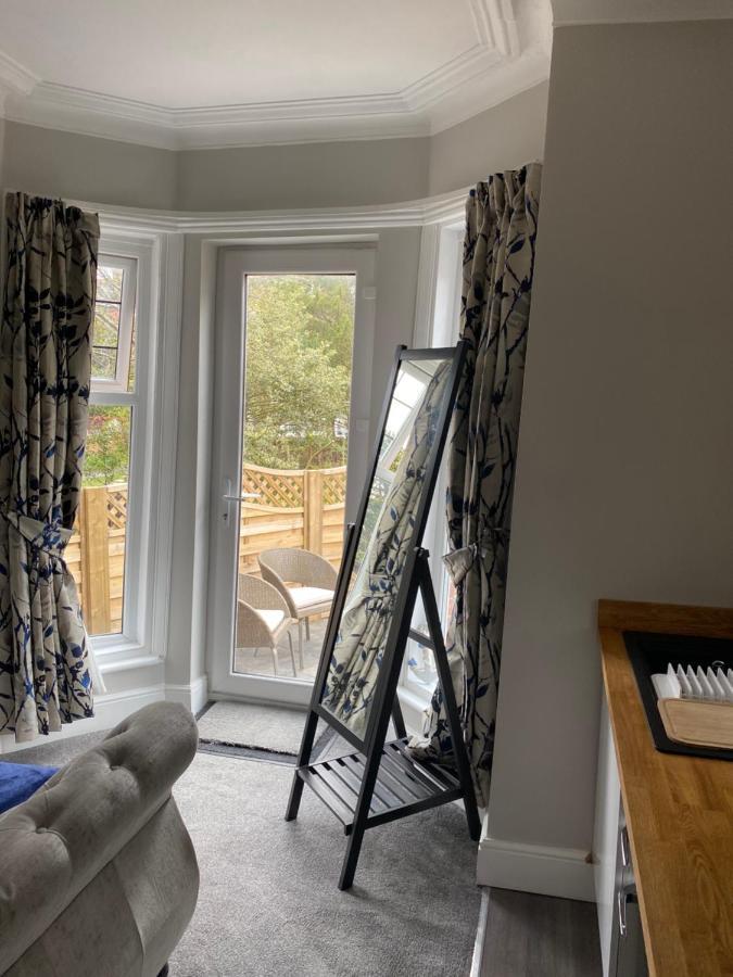 Cambridge Villas Private Studio Lytham St Annes Exterior foto